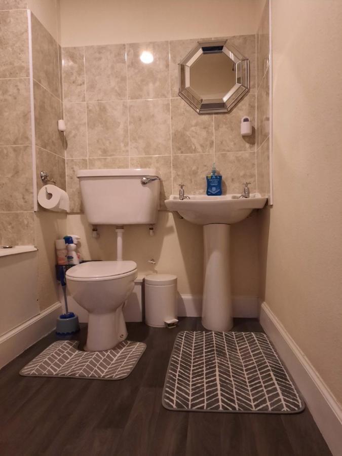 אינברנס Cozy Central Apartment מראה חיצוני תמונה