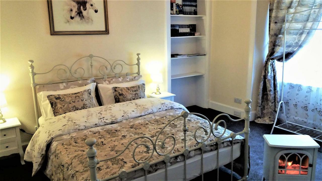 אינברנס Cozy Central Apartment מראה חיצוני תמונה